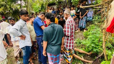 বাড়ির পাশে মিলল বৃদ্ধার লাশ, আটক ১