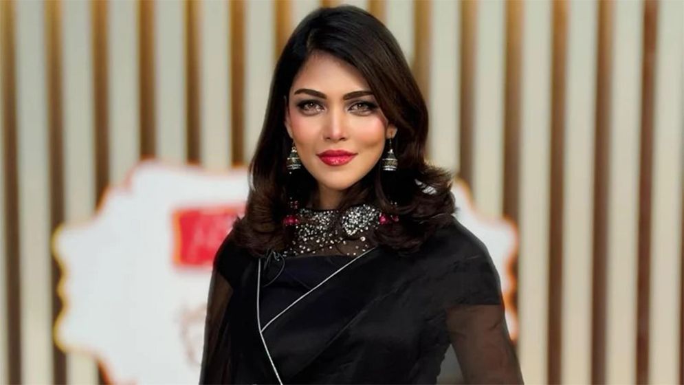 ‘রাস্তায় দাঁড়িয়ে থাকাই যেন কাজ হয়ে গেছে’— ঢাকার যানজটে ক্ষুব্ধ পিয়া জান্নাতুল