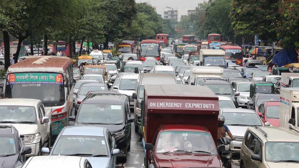 আন্দোলন-অবরোধ-জলাবদ্ধতায় যানজটে নাকাল রাজধানীবাসী