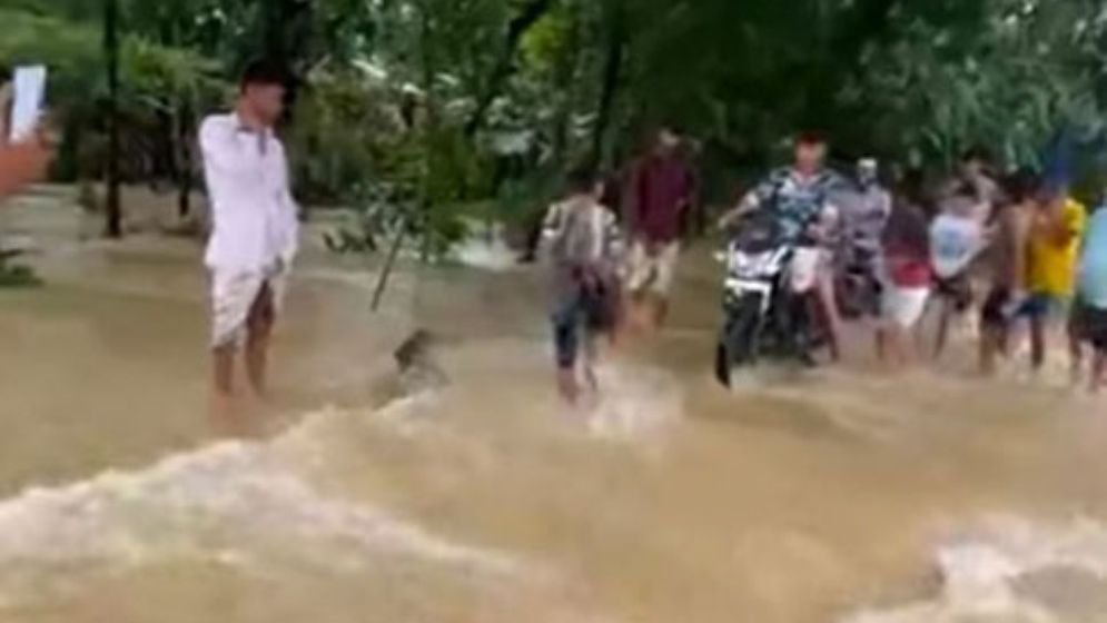 বন্যার আশঙ্কা : মোকাবিলার প্রস্তুতি নিতে হবে