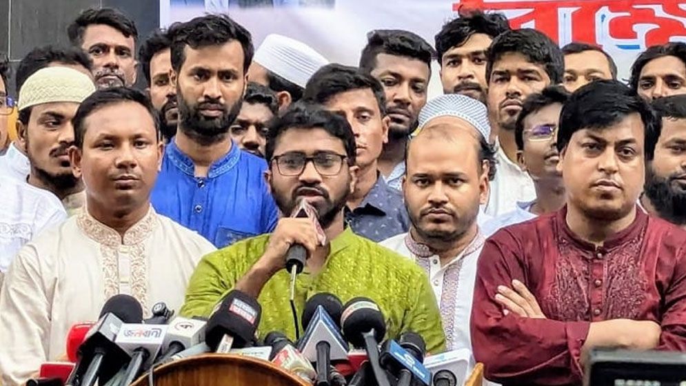 দায়িত্ব শেষ হওয়ার আগে ড. ইউনূসকে পদত্যাগ করতে দেব না: রাশেদ