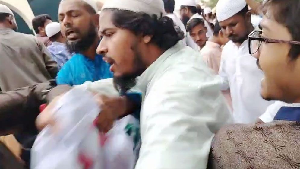 বায়তুল মোকাররমে ইসরাইল-ভারত বিরোধী সমাবেশে হেফাজতের হামলার অভিযোগ