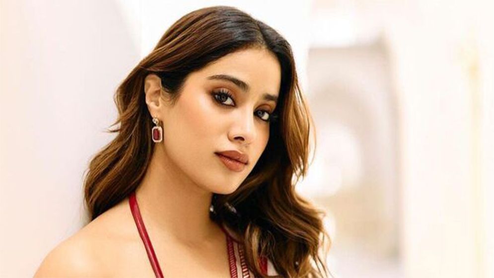 রাজনীতিতে যোগ দিতে চান জাহ্নবী!