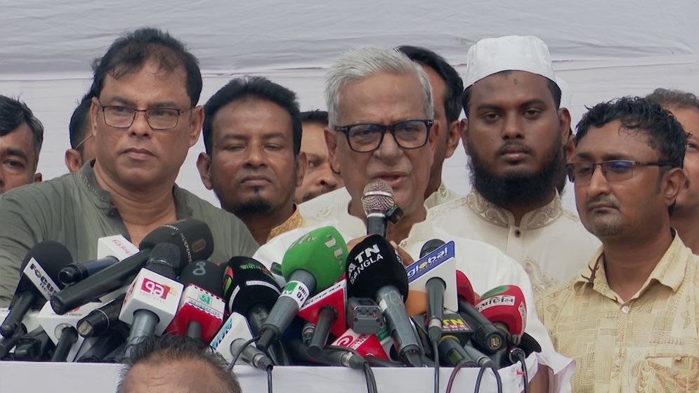 ১৮ কোটি জনগণের ইউনূস আপনি, আমরা আপনাদের পদত্যাগ চাই না: ফারুক