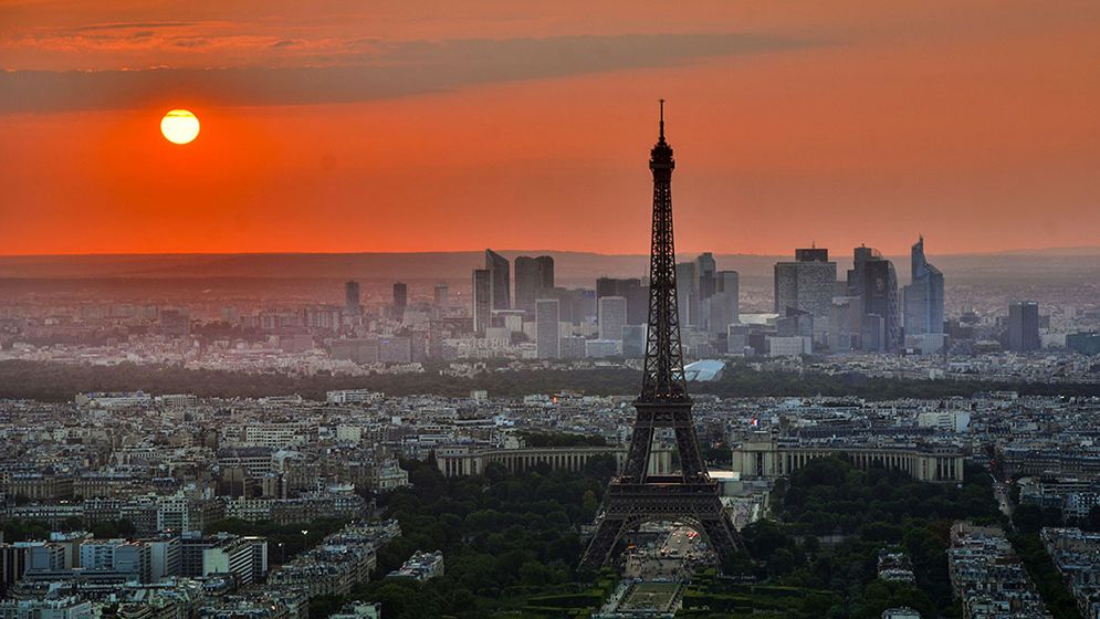 ফ্রান্সে অনিয়মিত অভিবাসীদের বৈধতা লাভের নতুন সুযোগ