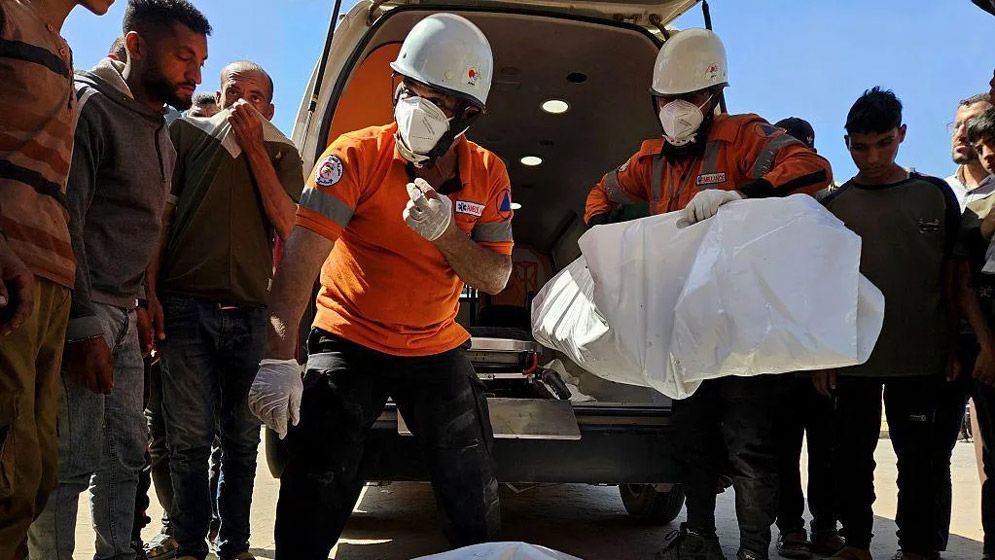 ইসরাইলি হামলায় ১০ সন্তানের ৯ জনকেই হারালেন চিকিৎসক