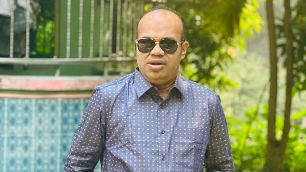 হাতকড়াসহ আ.লীগ নেতাকে ছিনিয়ে নিল জনতা