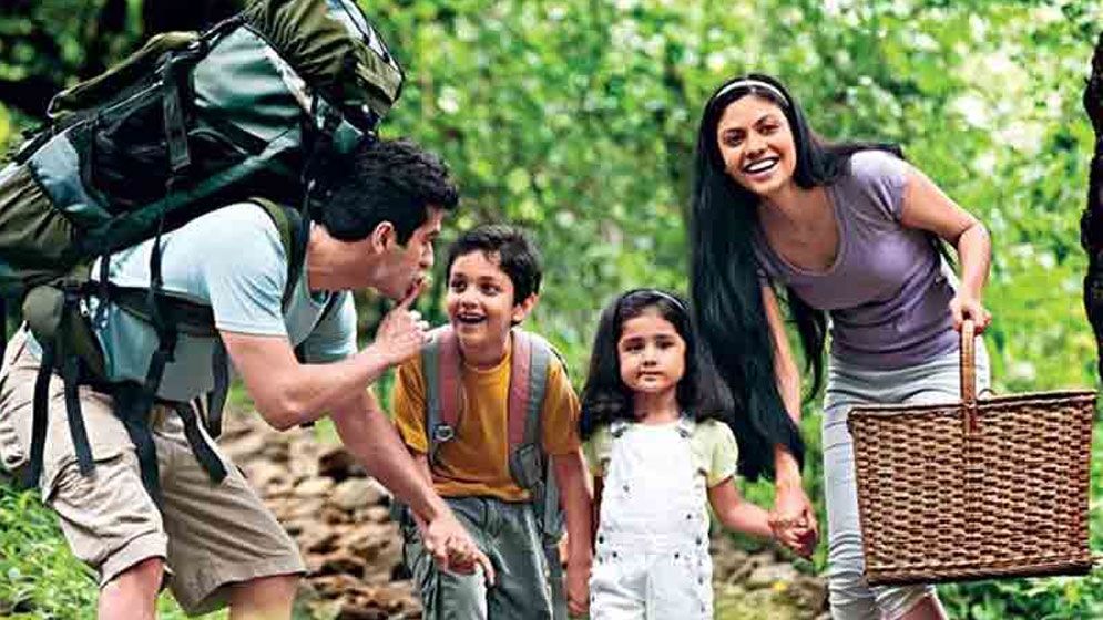 বাচ্চাকে নিয়ে বেড়াতে গেলে যেসব বিষয় খেয়াল রাখা জরুরি