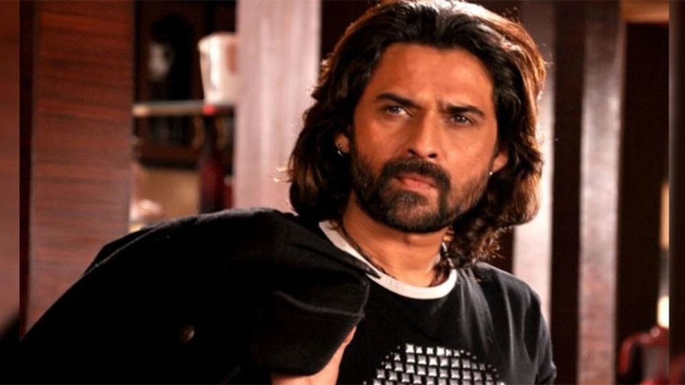 কাছ থেকে মৃত্যুকে দেখেছি: মুকুল