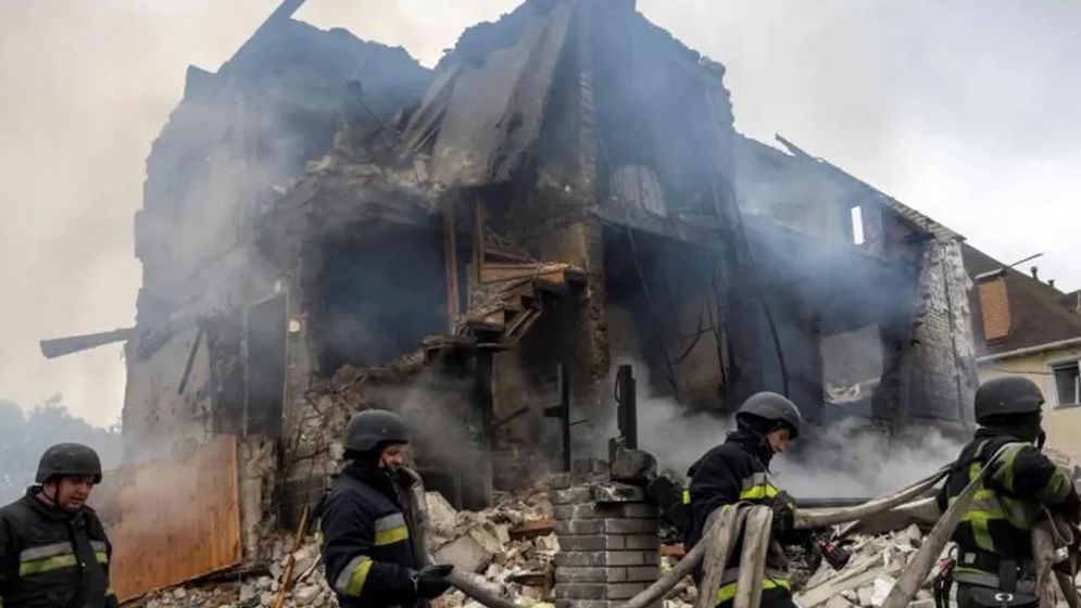 রাশিয়ার সব চেয়ে ভয়াবহ হামলার পর যা বললেন জেলেনস্কি