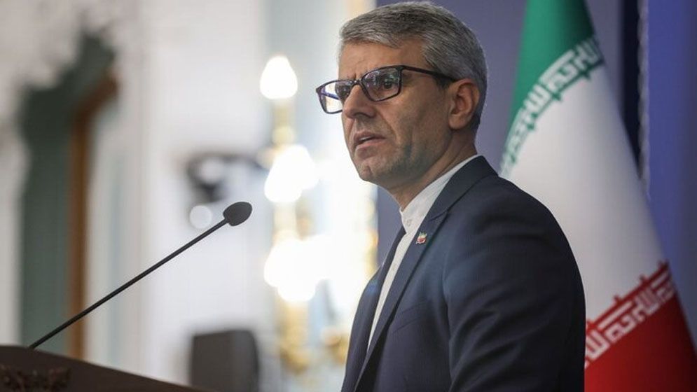 ইউরেনিয়াম সমৃদ্ধকরণের অধিকার থেকে একচুলও সরে আসবে না ইরান