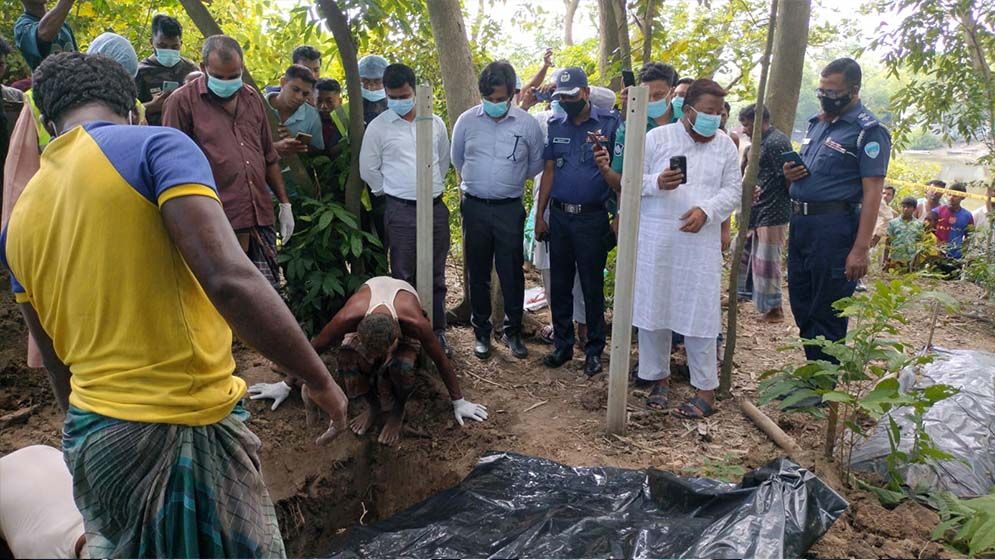 জুলাই আন্দোলনে প্রাণ হারানো যুবকের লাশ কবর থেকে উত্তোলন