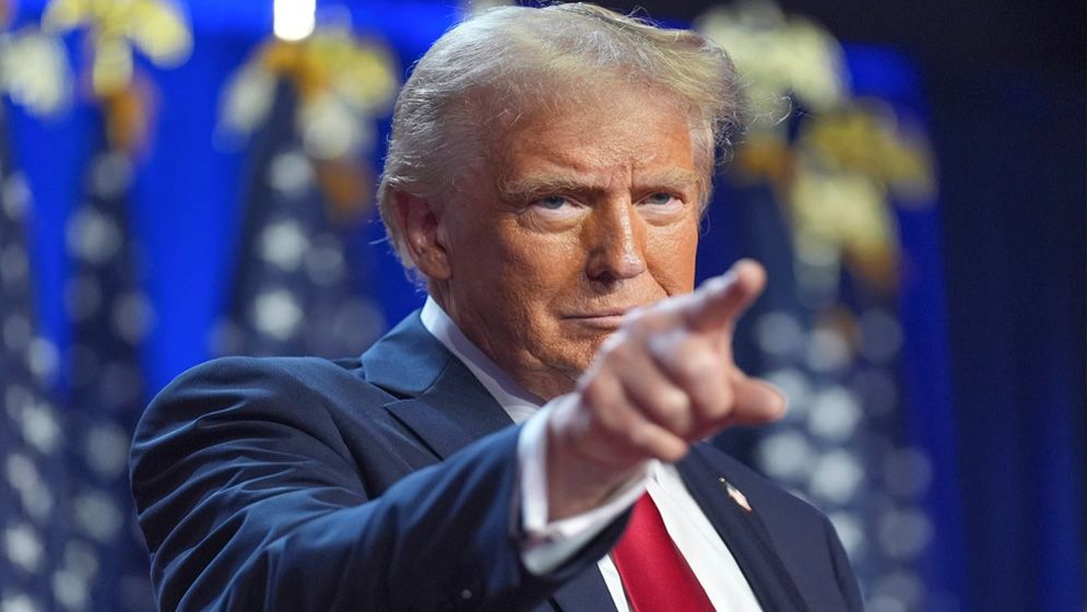 যুক্তরাষ্ট্র ট্যাংক বানাতে চায়, টি-শার্ট বা জুতা নয়: ট্রাম্প