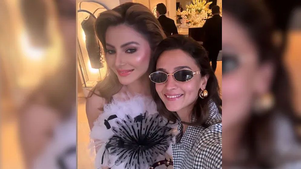 কানে একফ্রেমে আলিয়া-উর্বশী, পোস্টে কমেন্টের বন্যা