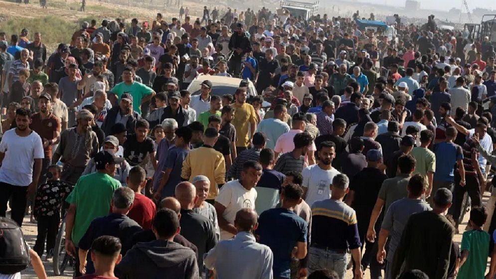 গাজায় ত্রাণ বিতরণ কেন্দ্রে মানুষের ব্যাপক ভিড়, ফাঁকা গুলি