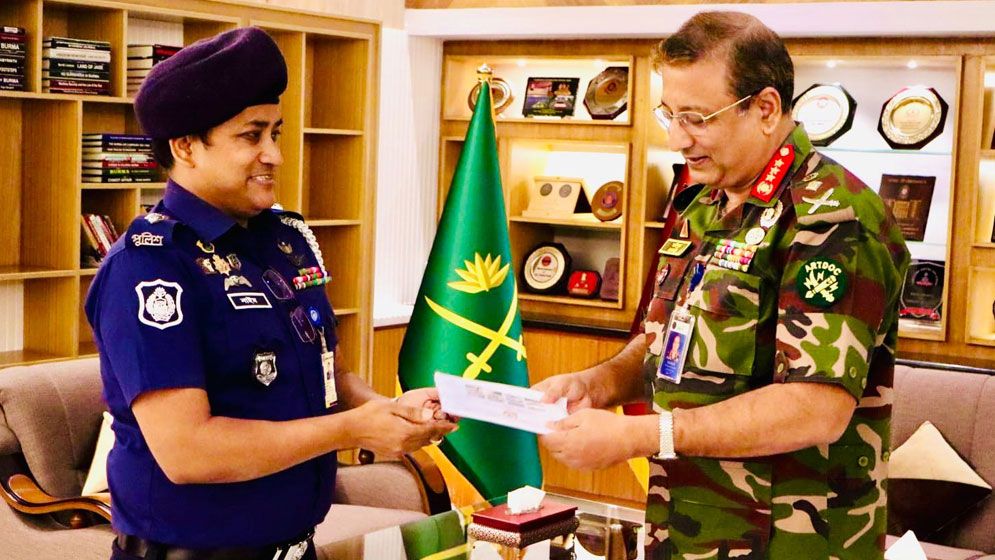 মোমেনশাহী ক্যান্টনমেন্টে এআরটিডিওসির চিফের সঙ্গে টুরিস্ট পুলিশ সুপারের সাক্ষাৎ