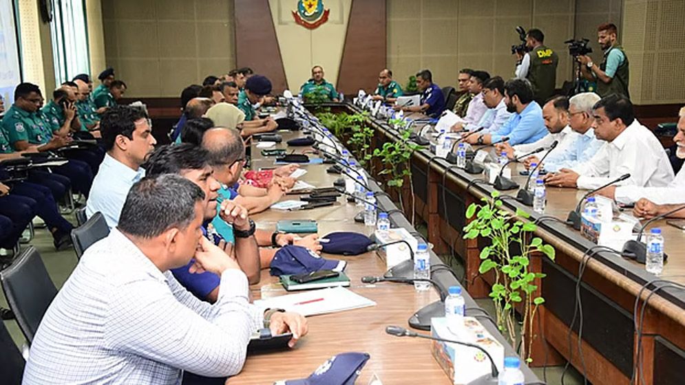 দুর্ঘটনা প্রতিরোধে সবাইকে দায়িত্ব পালন করতে হবে: ডিএমপি কমিশনার
