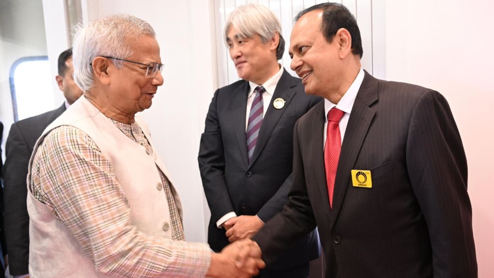 জাপানে পৌঁছেছেন প্রধান উপদেষ্টা