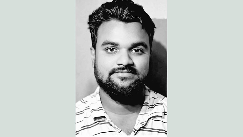 বাড়ি থেকে ডেকে নিয়ে ছাত্রদল নেতাকে প্রকাশ্যে কুপিয়ে হত্যা