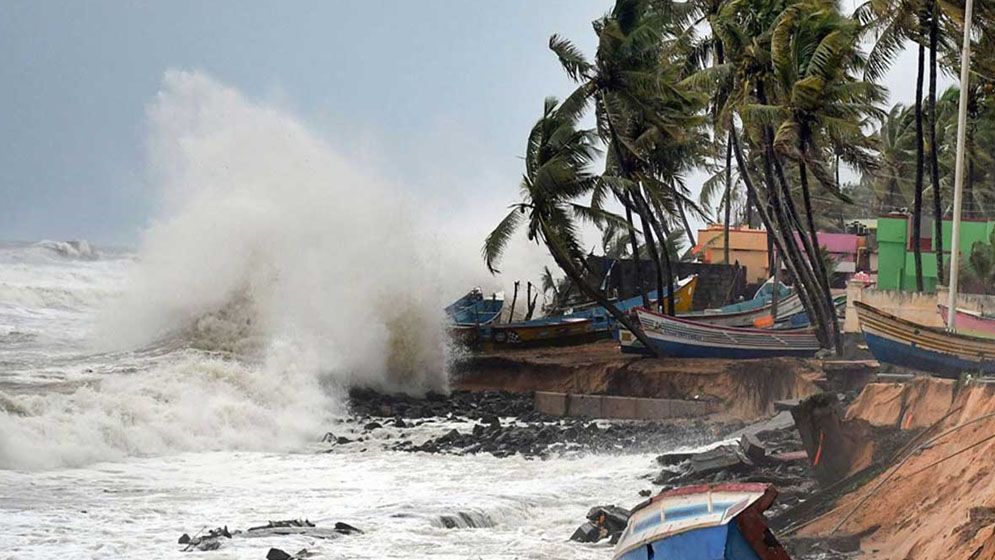 ধেয়ে আসছে গভীর নিম্নচাপ, প্লাবিত হতে পারে ১৪ জেলা