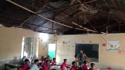 কালাইয়ে জরাজীর্ণ ও ঝুঁকিপূর্ণ ভবনে পাঠদান