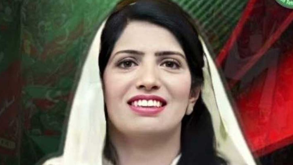 আলিয়া হামজাকে পাঞ্জাবের রাজনৈতিক কমিটির প্রধান করলেন ইমরান খান