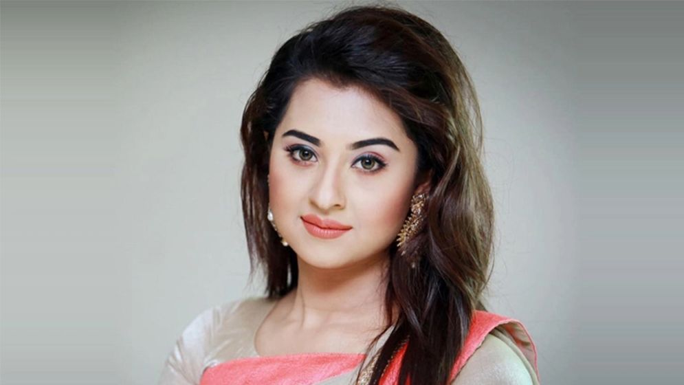 কাকে খোঁচা মেরে ফেসবুকে পোস্ট দিলেন বুবলী?