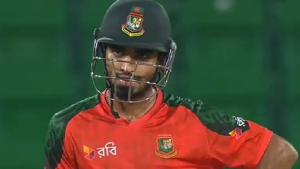 হারের ম্যাচেও দারুণ লড়াই, সাকিবের বিশ্বরেকর্ড