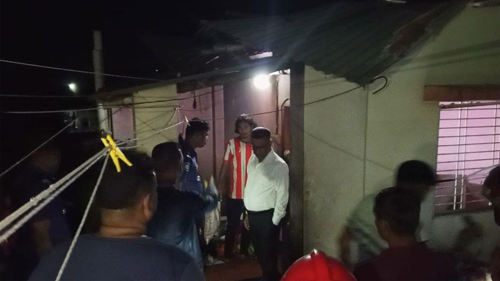 চুয়াডাঙ্গায় যুবলীগ নেতার বাড়িতে বিস্ফোরণ, আহত ১