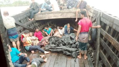 মেঘনায় যাত্রীবাহী ট্রলারডুবি