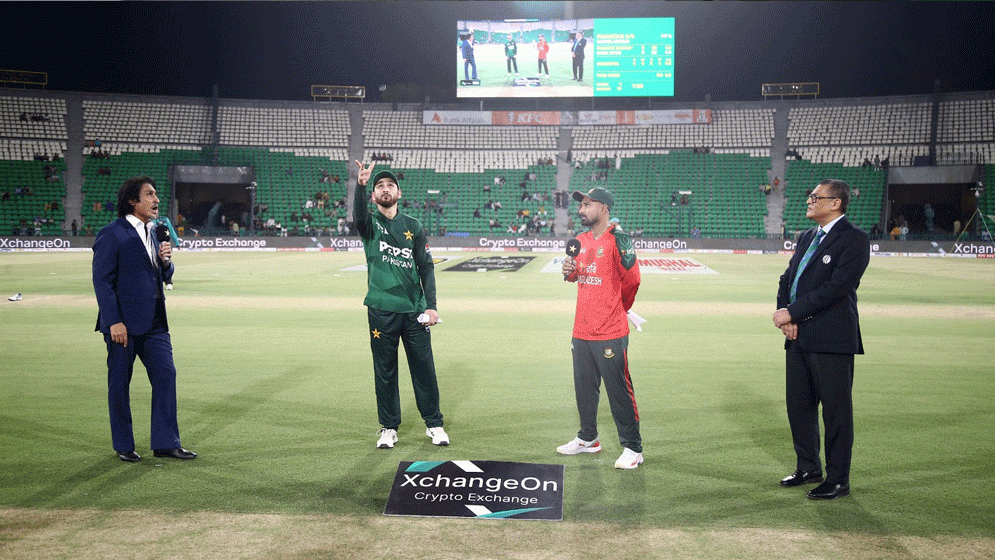 টস হেরে ব্যাটিংয়ে বাংলাদেশ