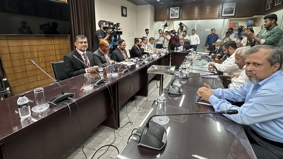 নির্বাচন কমিশনে সিইসির সঙ্গে জামায়াতের বৈঠক শুরু