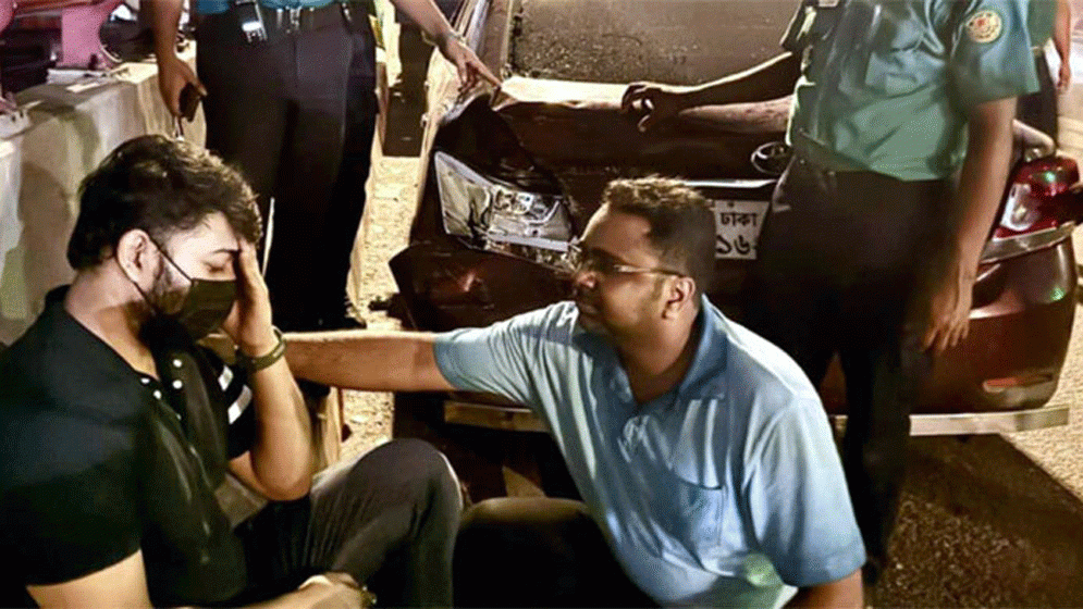 সড়ক দুর্ঘটনার কবলে চিত্রনায়ক বাপ্পি