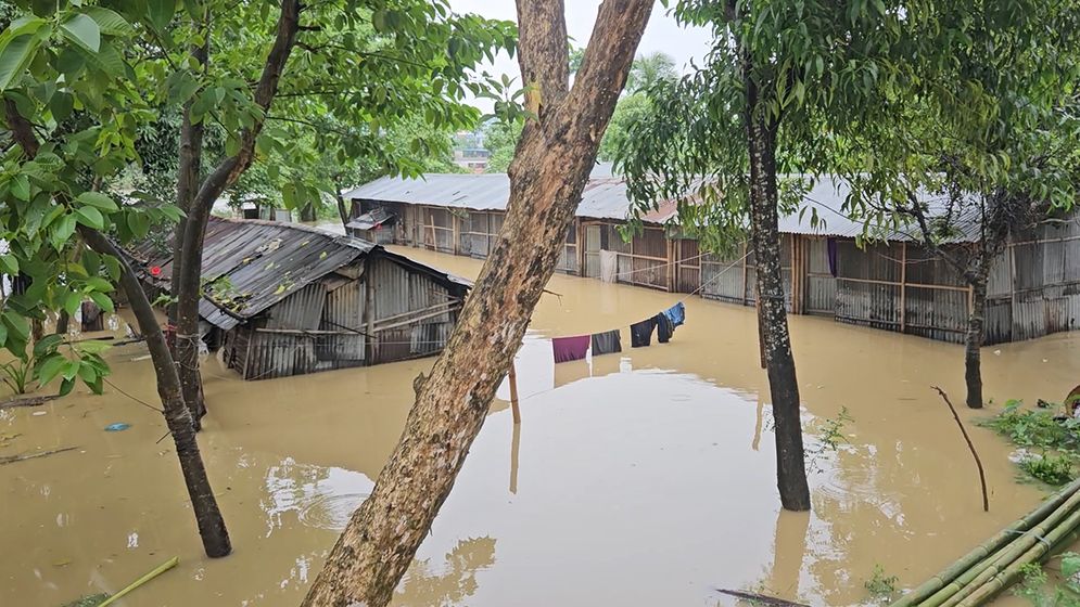 মনু ও জুড়ী নদীর পানি বিপৎসীমার উপরে