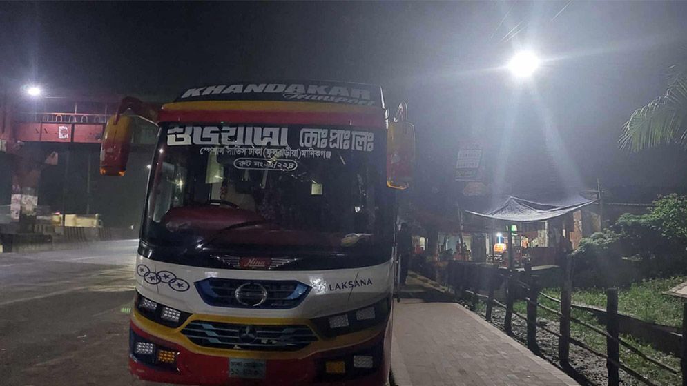 বাসে জাবির ছাত্রীকে হেনস্তার অভিযোগ