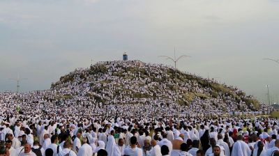 আরাফার দিনের আমলে ২ বছরের গুনাহ মাফ হয়