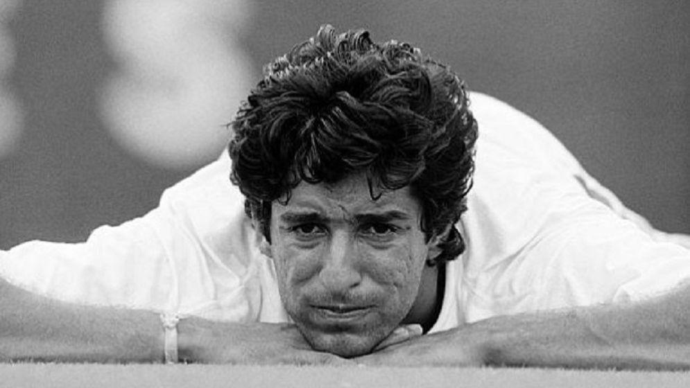 ওয়াসিম আকরাম: জীবন যাকে নিয়ে খেলেছে