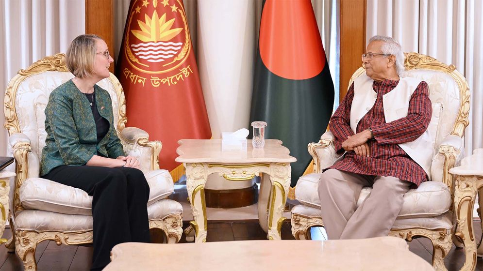 প্রধান উপদেষ্টার সফরের আগে ব্রিটিশ হাইকমিশনারের সাক্ষাৎ