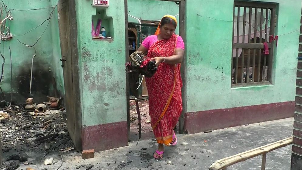 ধ্বংসস্তূপে ঘুরে দাঁড়ানোর চেষ্টা ১৩ পরিবারের