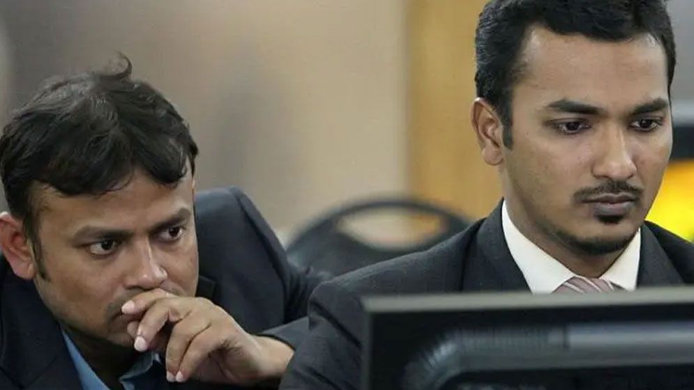 সরকারি চাকরিজীবীদের জন্য ‘বিশেষ সুবিধার’ ঘোষণা আলোচনার জন্ম দিয়েছে