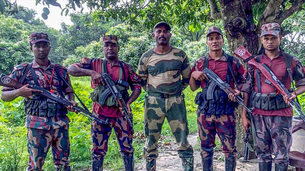 পতাকা বৈঠক শেষে নিজ দেশে ফিরলেন আটক বিএসএফ সদস্য