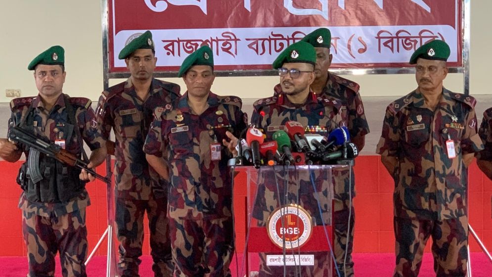 পুশইন ও কুরবানির চামড়া পাচার রোধে সতর্ক বিজিবি