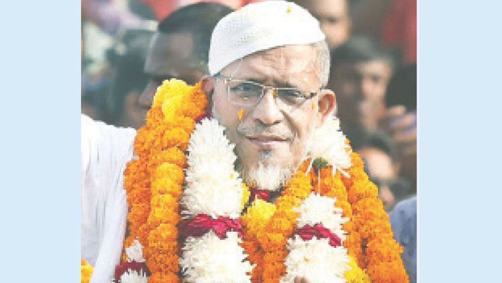 ১৭ বছর পর গ্রামের বাড়িতে ঈদ করবেন বাবর