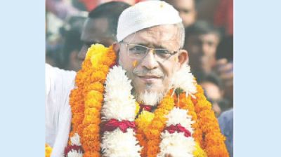 ১৭ বছর পর গ্রামের বাড়িতে ঈদ করবেন বাবর