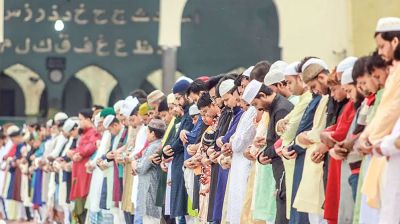 ঈদের নামাজে ছুটে যাওয়া রাকাত কিভাবে আদায় করবেন?