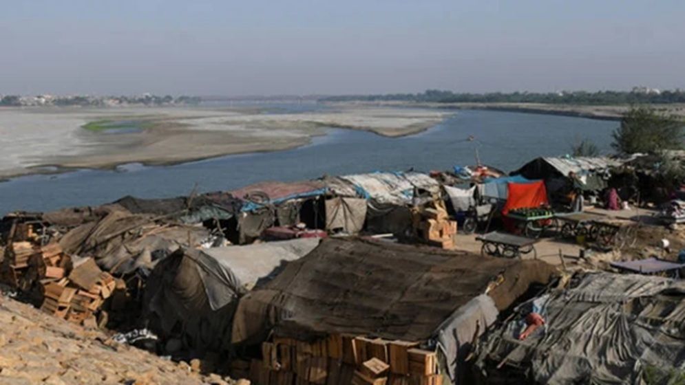 দারিদ্র্যসীমার নিচে জীবনযাপন ৪৪% পাকিস্তানির