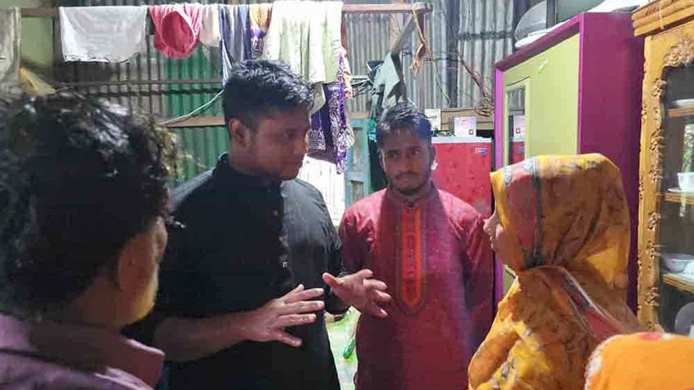 দেশের স্বার্থে আমরা এক হয়ে কাজ করব: হাসনাত আব্দুল্লাহ