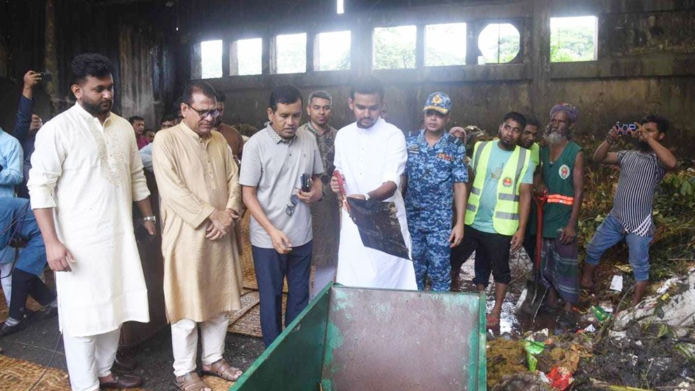 ১২ ঘণ্টার মধ্যেই পরিষ্কার করা হবে কুরবানির বর্জ্য: আসিফ মাহমুদ