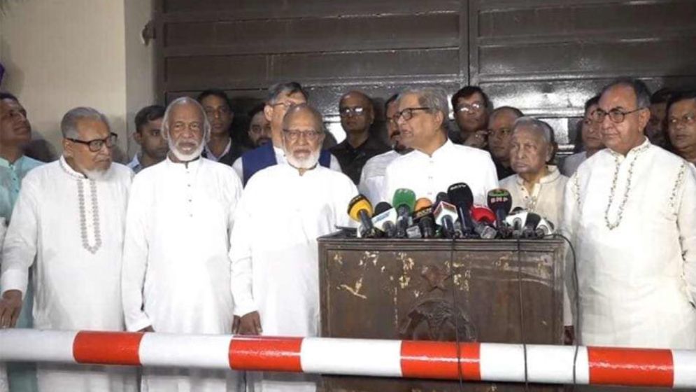 খালেদা জিয়ার সঙ্গে বিএনপি নেতাদের ঈদের শুভেচ্ছা বিনিময়