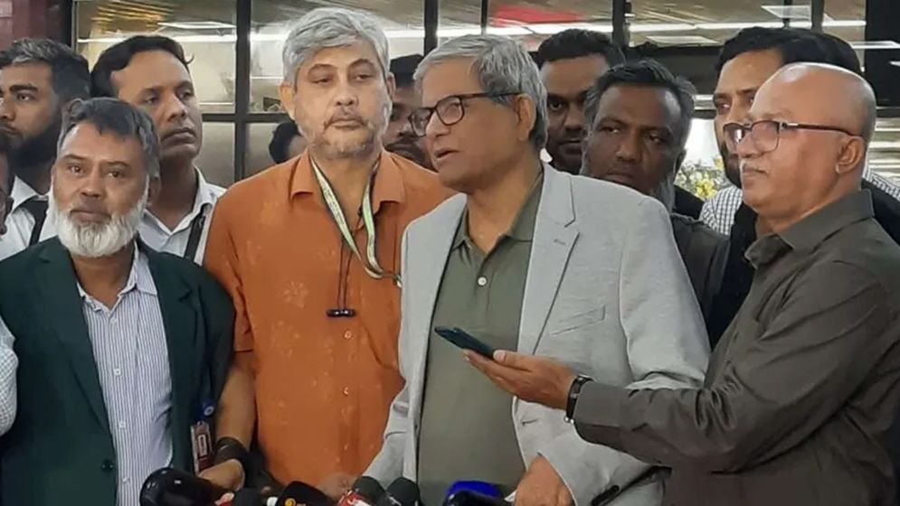 দেশে ফিরেই নির্বাচনের সময়সীমা নিয়ে হতাশা প্রকাশ মির্জা ফখরুলের